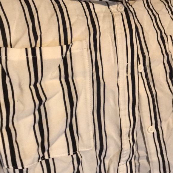 H&M nice button up - Picture 2 of 2